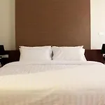 OYO 821 The Littlenest Phuket